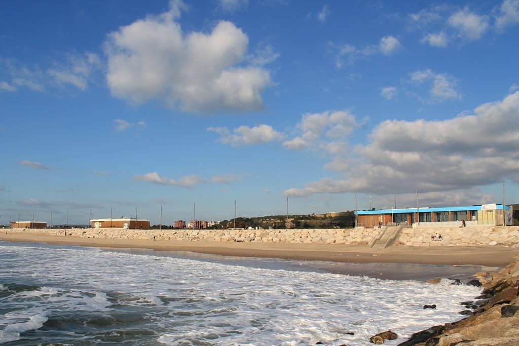 Lisbon Waves Surf Lodge Almada Rom bilde